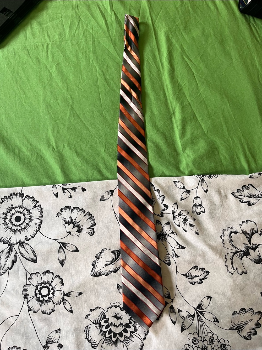 Mens Pierre Cardin silk tie